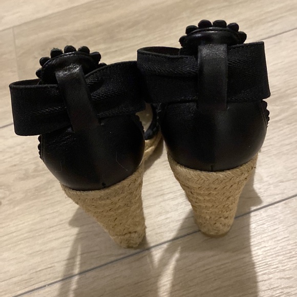 Club Monaco - Model Lulloo Wedge - Picture 2 of 7